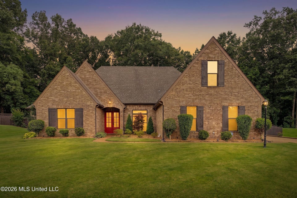 Homes for Sale in Olive Branch MS: Explore 7459 Featherston Cove in Montrose